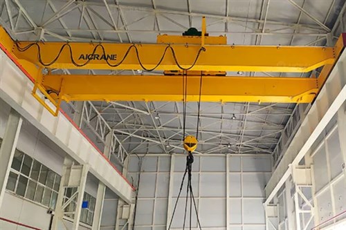 جرثقیل سقفی دو پل چیست و چرا در صنایع سنگین کاربرد دارد؟